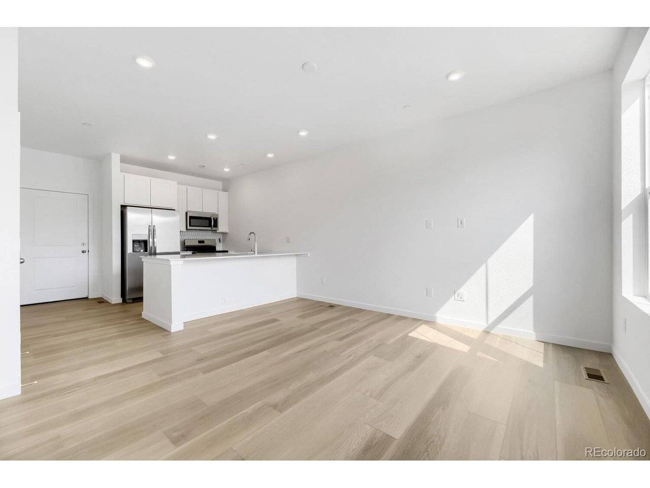 7655 S Mobile, Centennial, CO 80016
