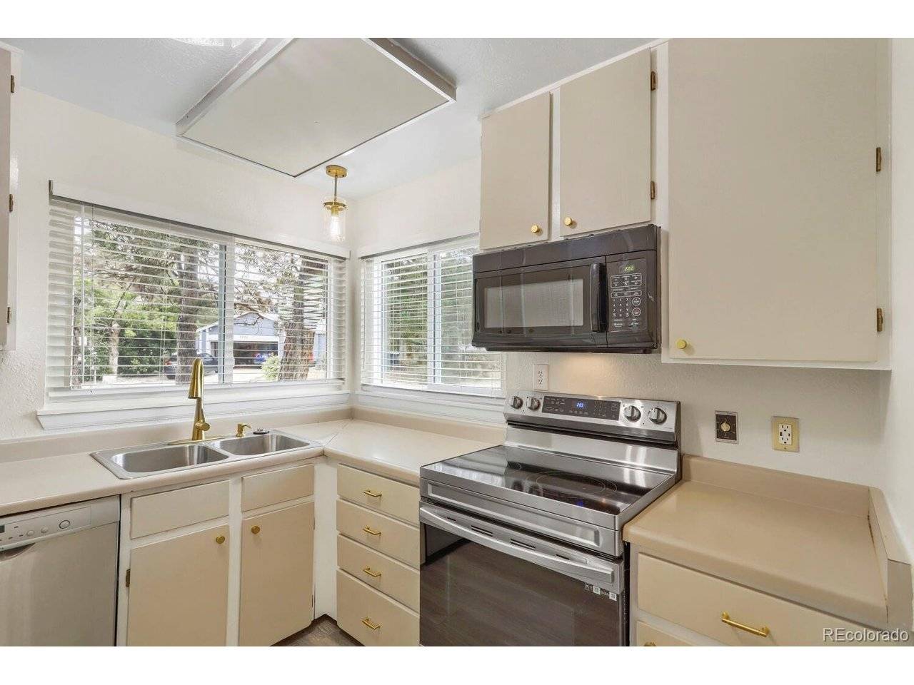 9801 Garrison, Broomfield, CO 80021