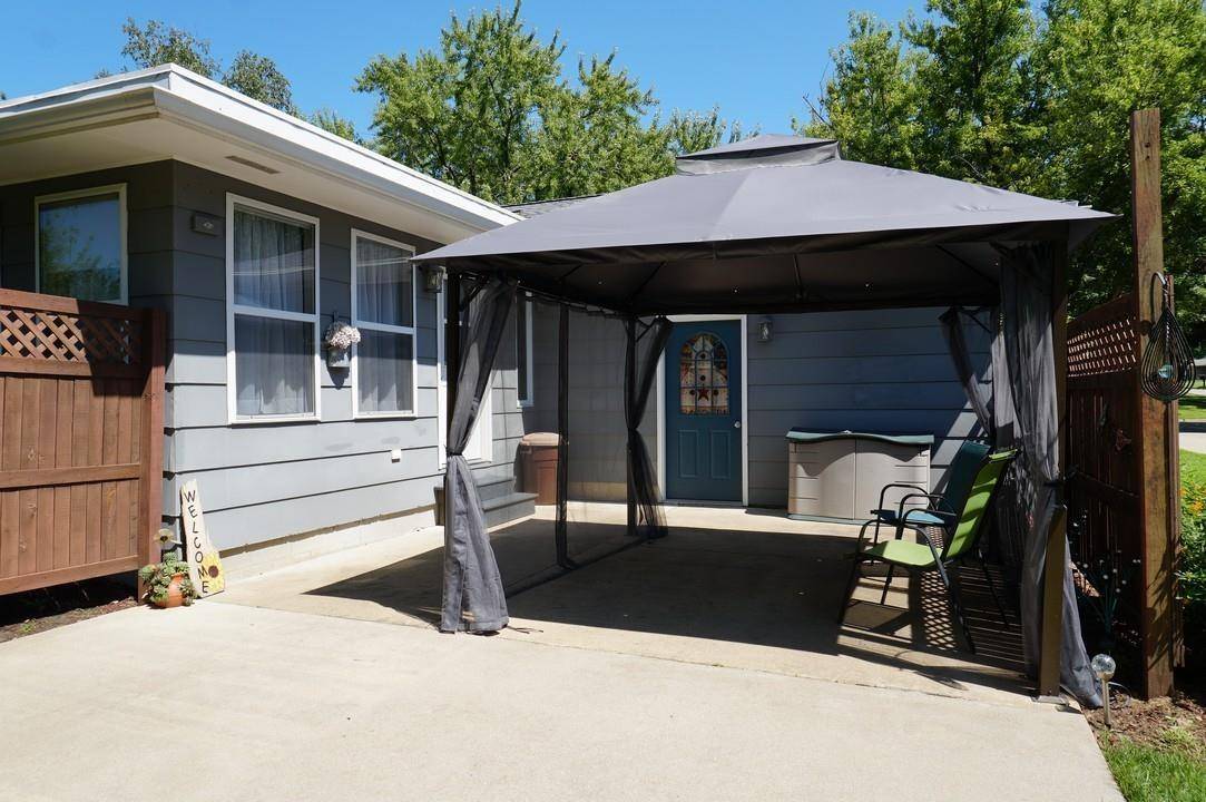 303 L ST, Charles City, IA 50616