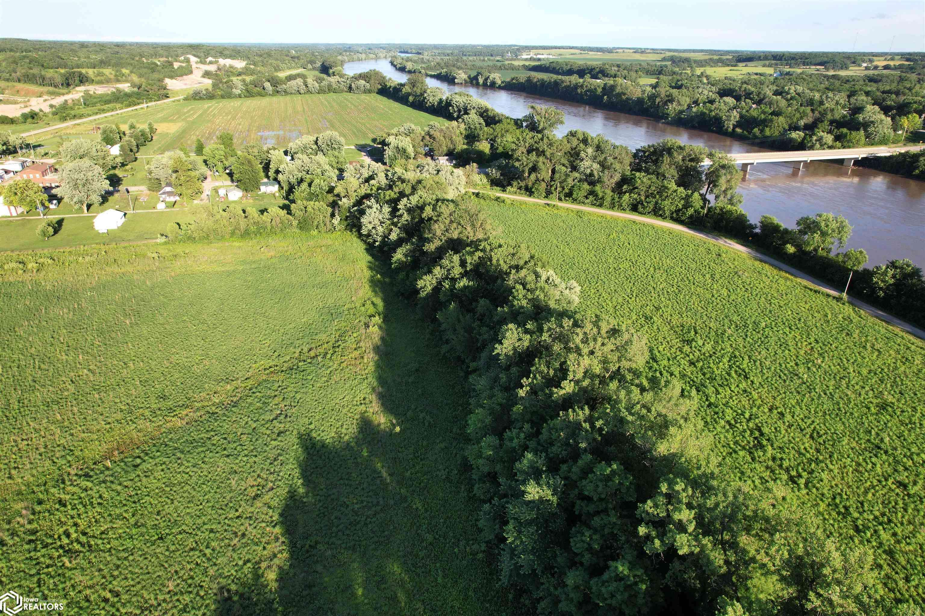 Hawk Drive, Douds, IA 52551