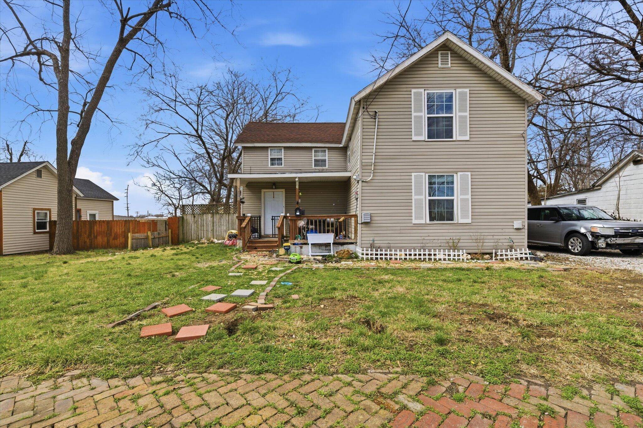 1447 N Broadway AVE, Springfield, MO 65802