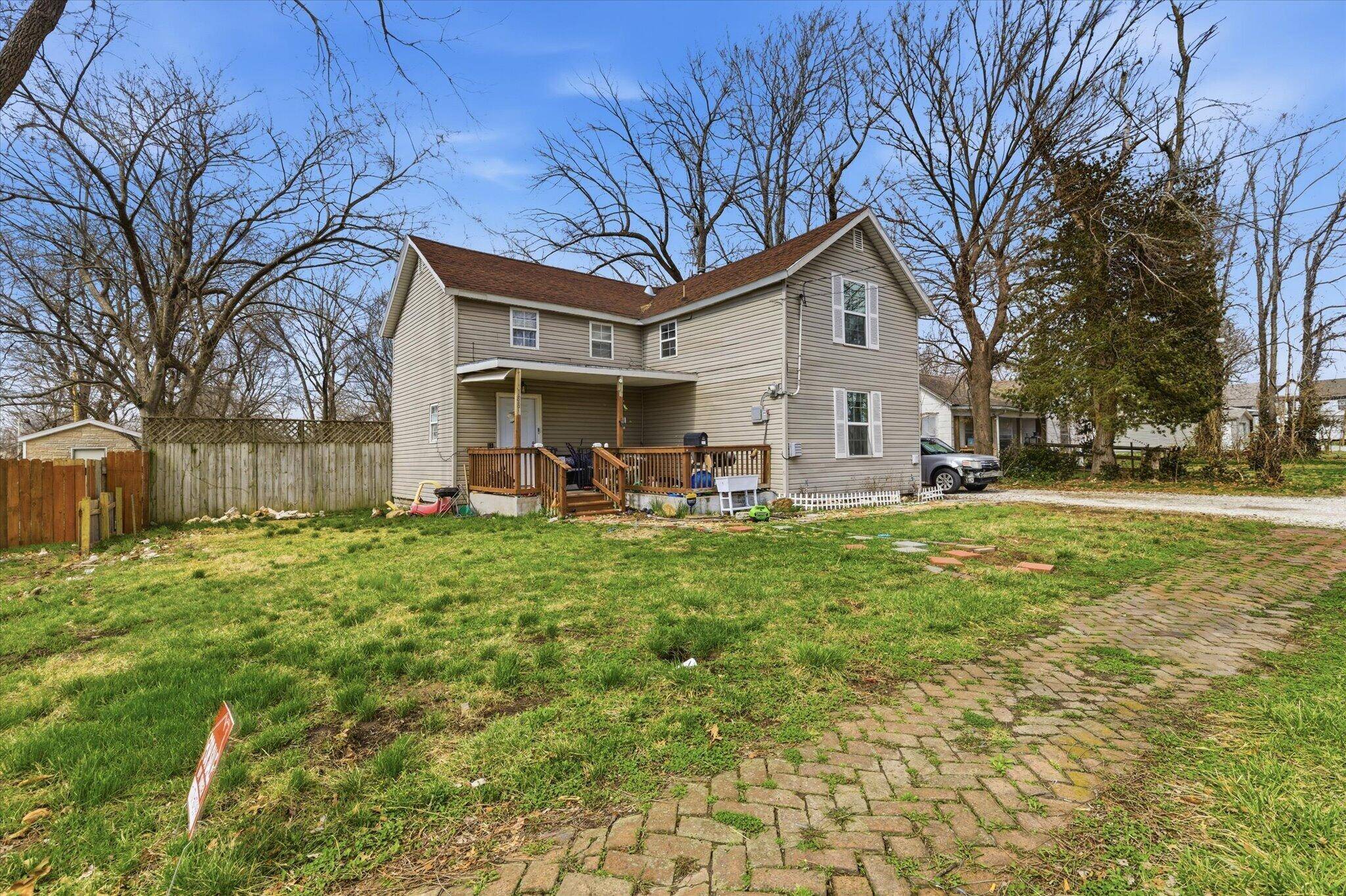 1881 N Campbell AVE, Springfield, MO 65803