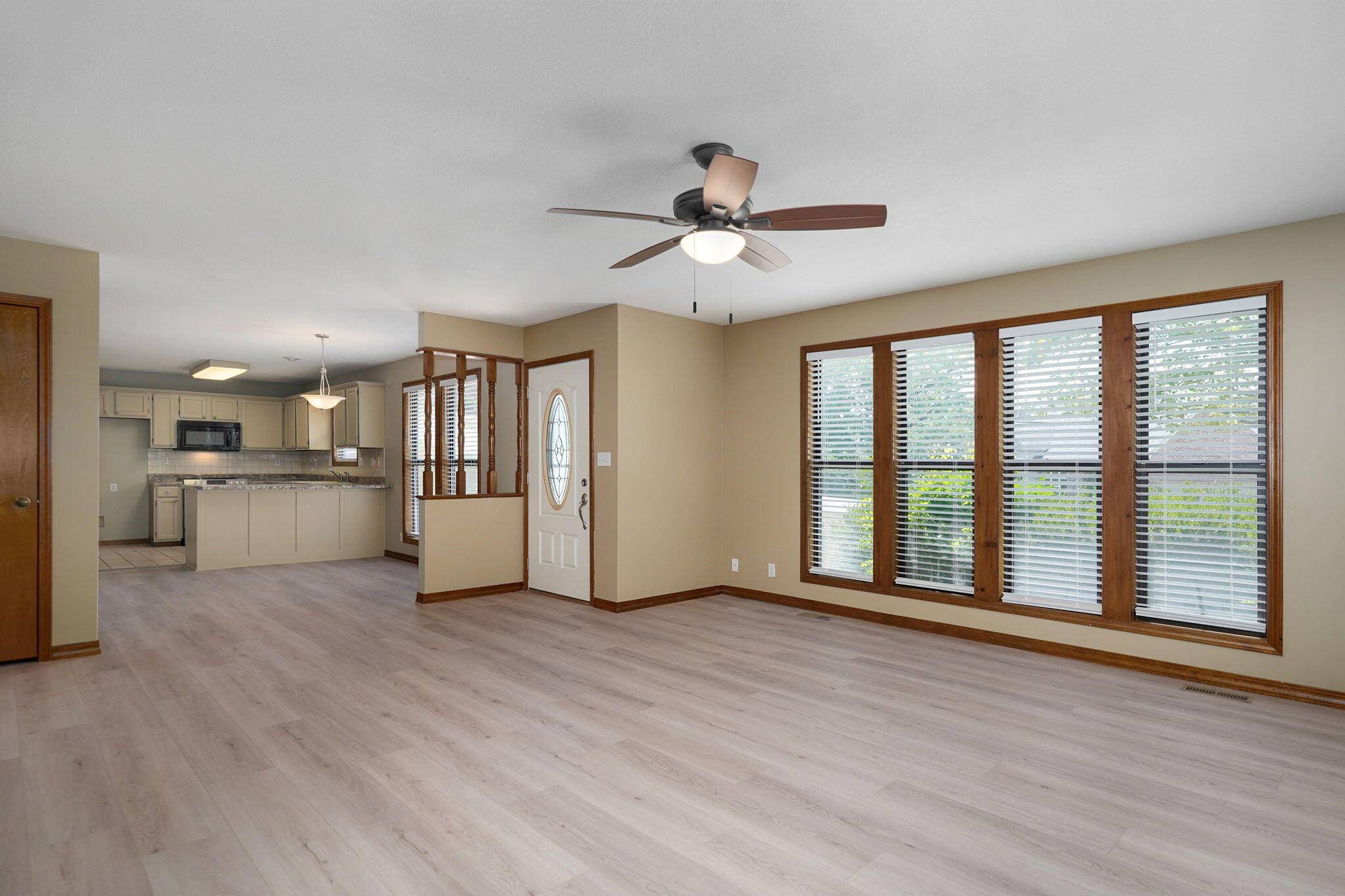 50 Irish Hills BLVD, Kimberling City, MO 65686