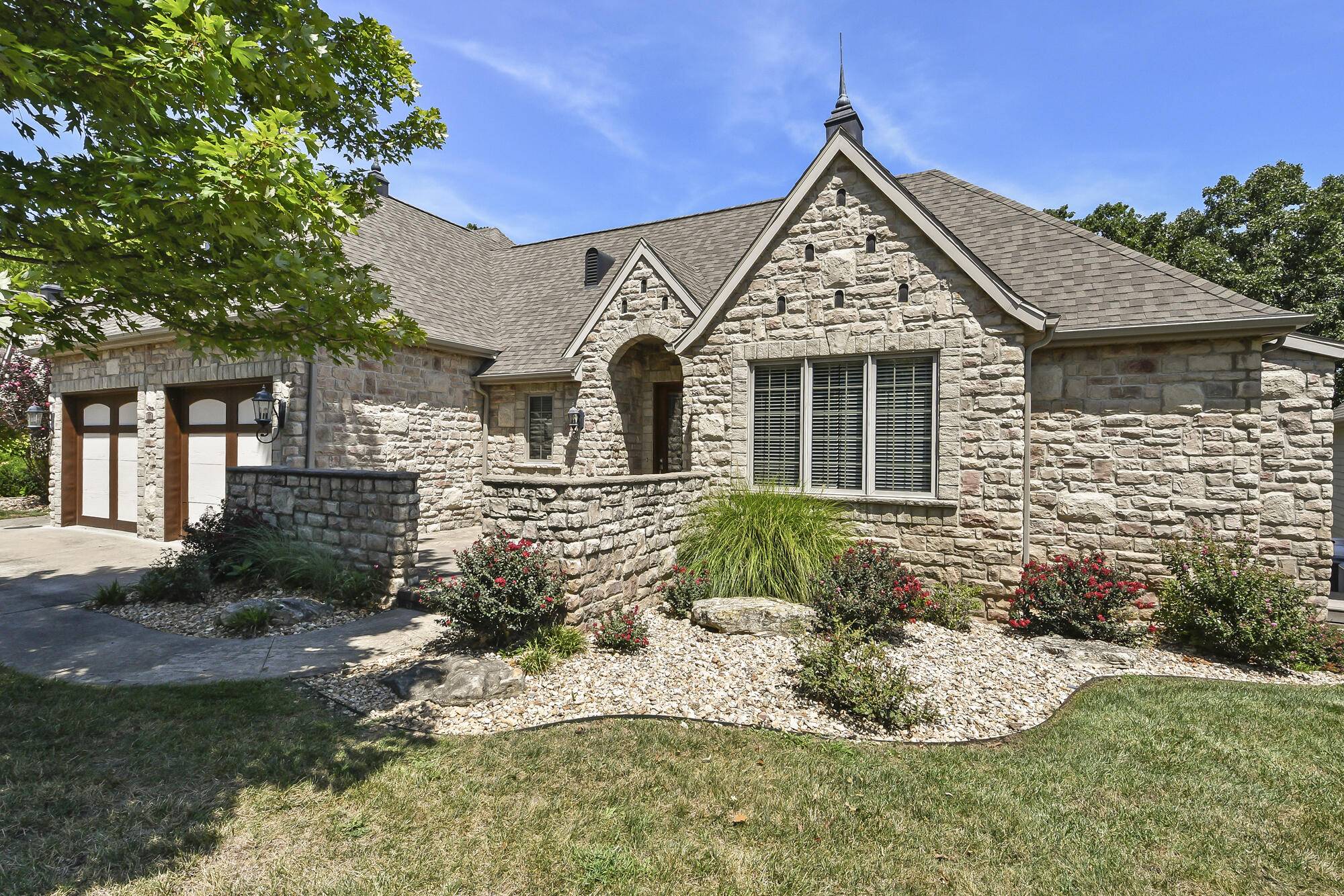 117 Grand Cru Landing, Blue Eye, MO 65611