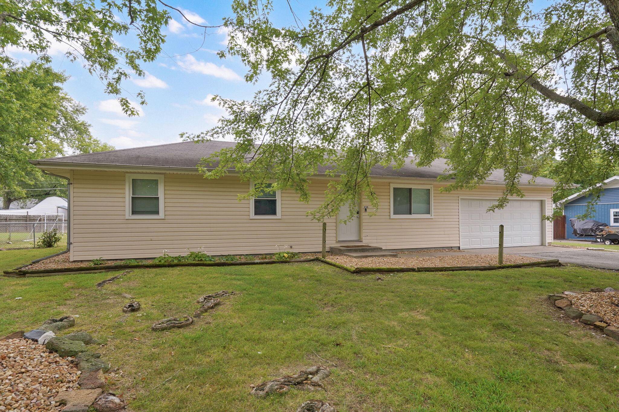 4149 W Mesa ST, Battlefield, MO 65619