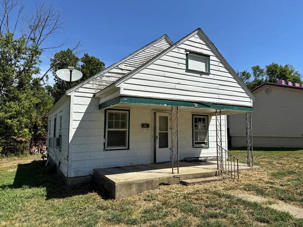 121 W Lafayette ST, El Dorado Springs, MO 64744