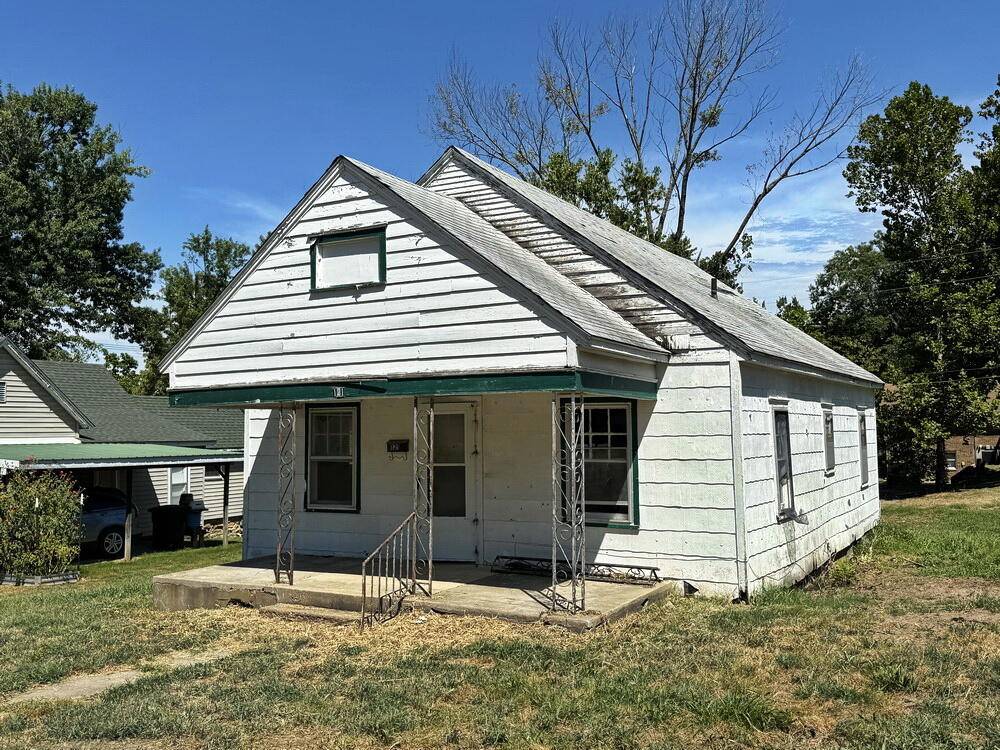 121 W Lafayette ST, El Dorado Springs, MO 64744