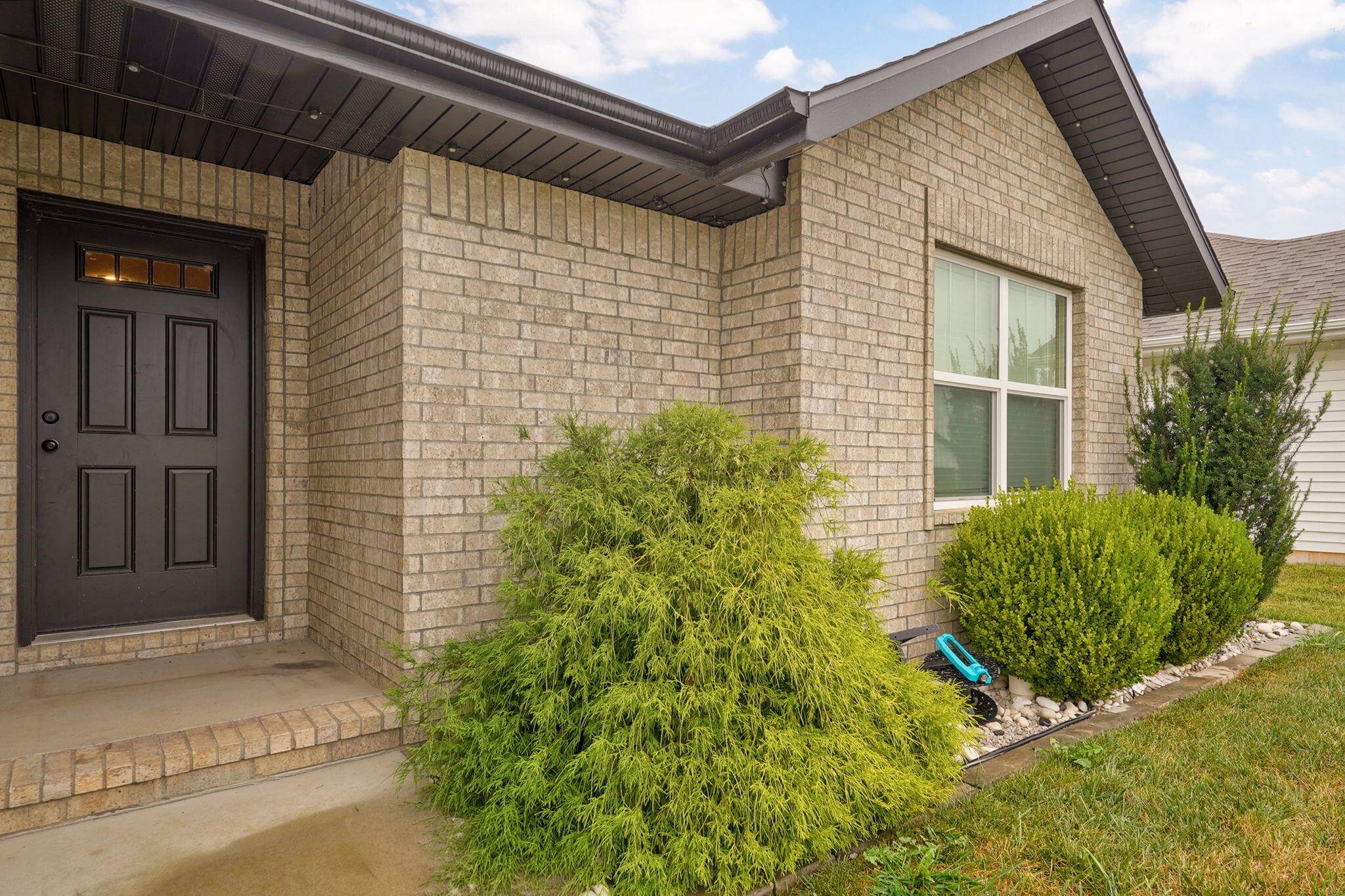 817 S Ridgemont DR, Nixa, MO 65714
