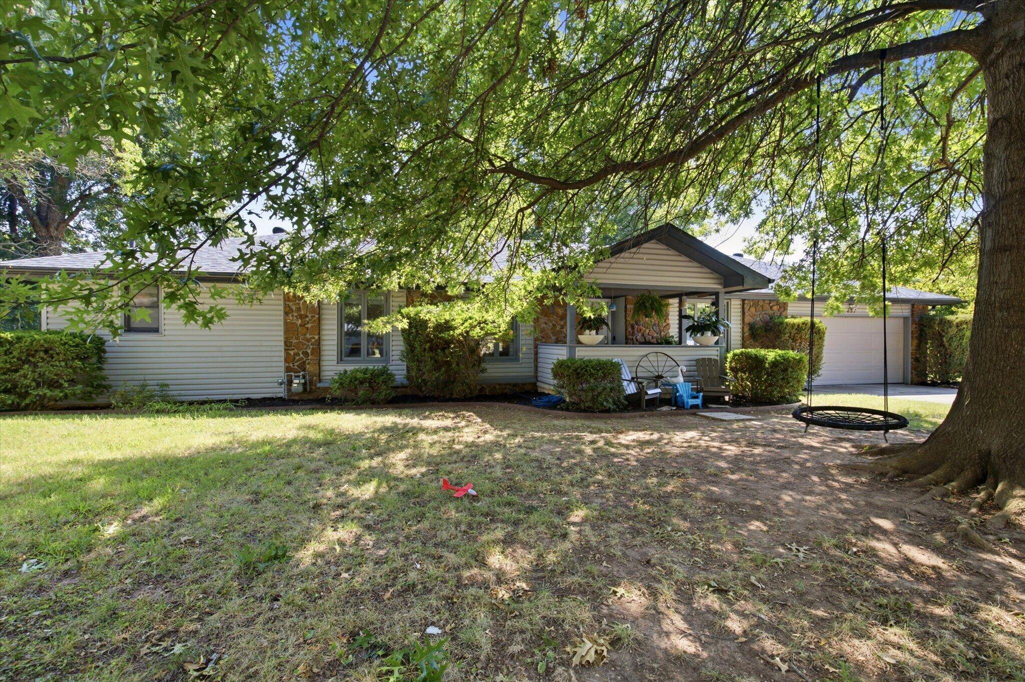 835 E Jewett ST, Springfield, MO 65807