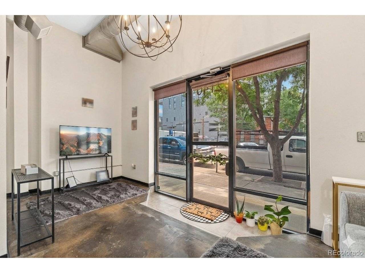 2142 Curtis #101, Denver, CO 80205