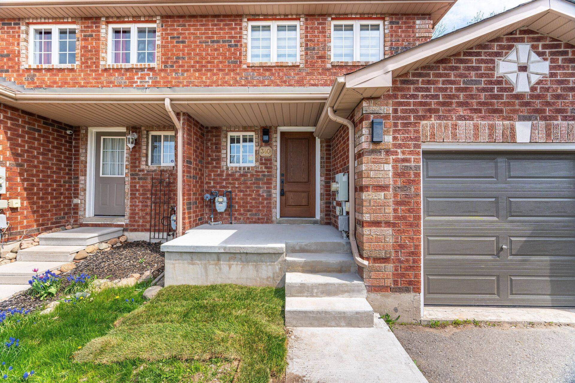 340 Dunsmore LN, Barrie, ON L4M 7B2