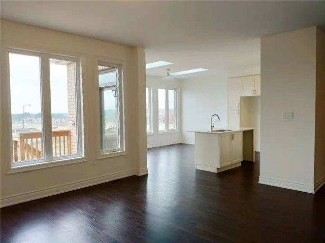 32 Holland Vista ST, East Gwillimbury, ON L9N 0T2