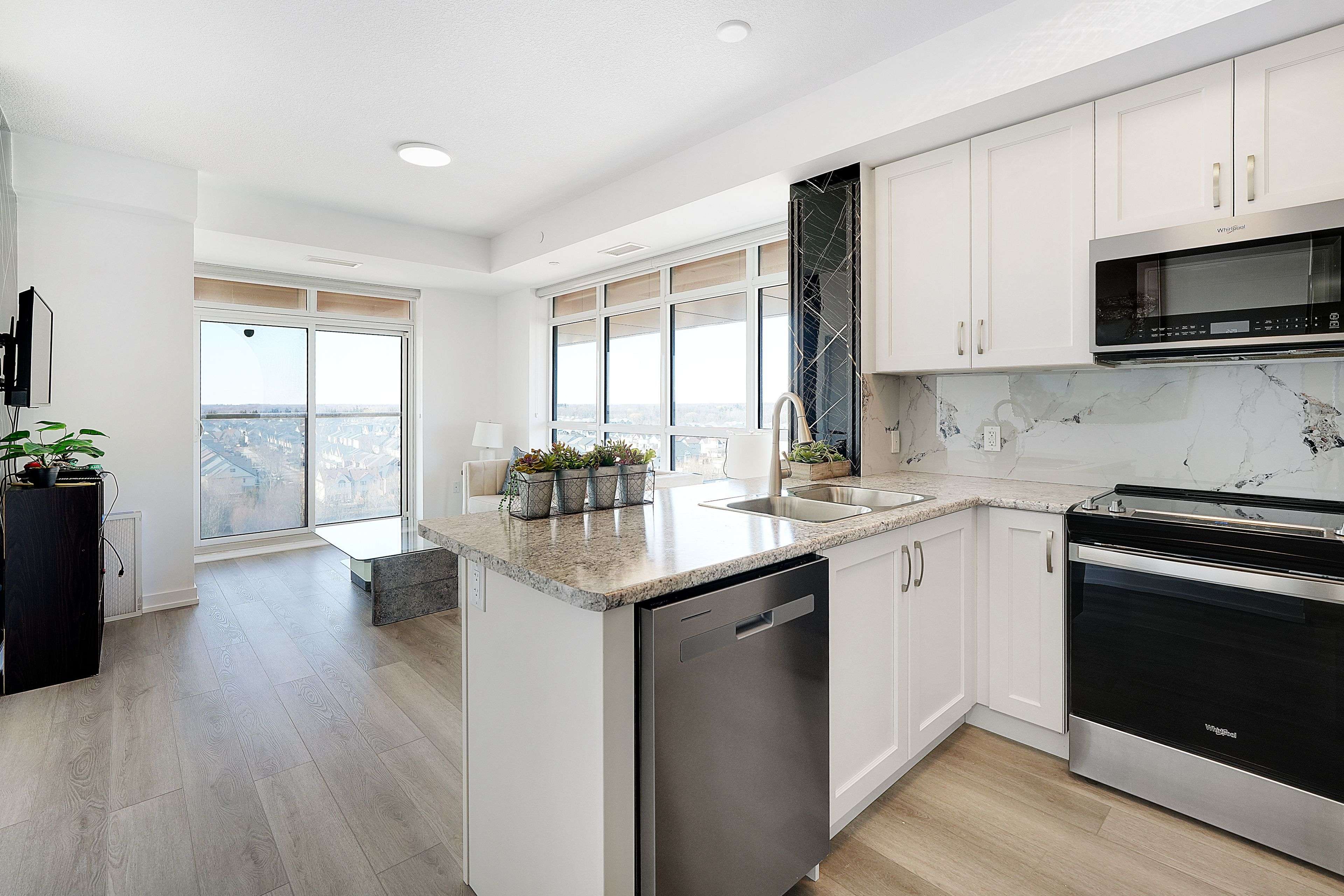 460 Dundas ST E #905, Hamilton, ON L8B 2A5