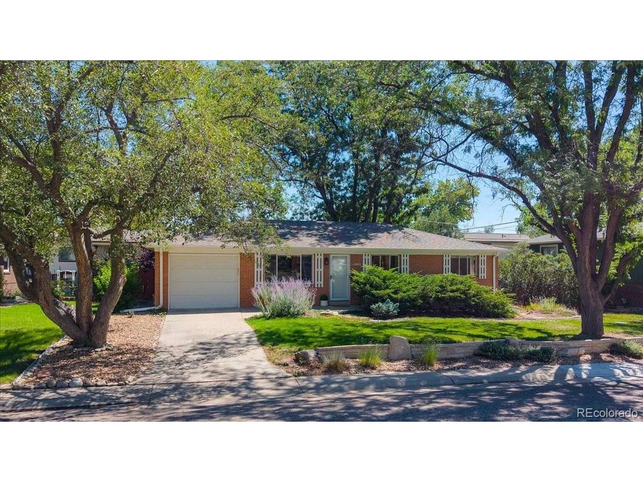 896 Birch, Broomfield, CO 80020