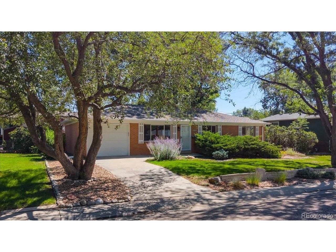 896 Birch, Broomfield, CO 80020