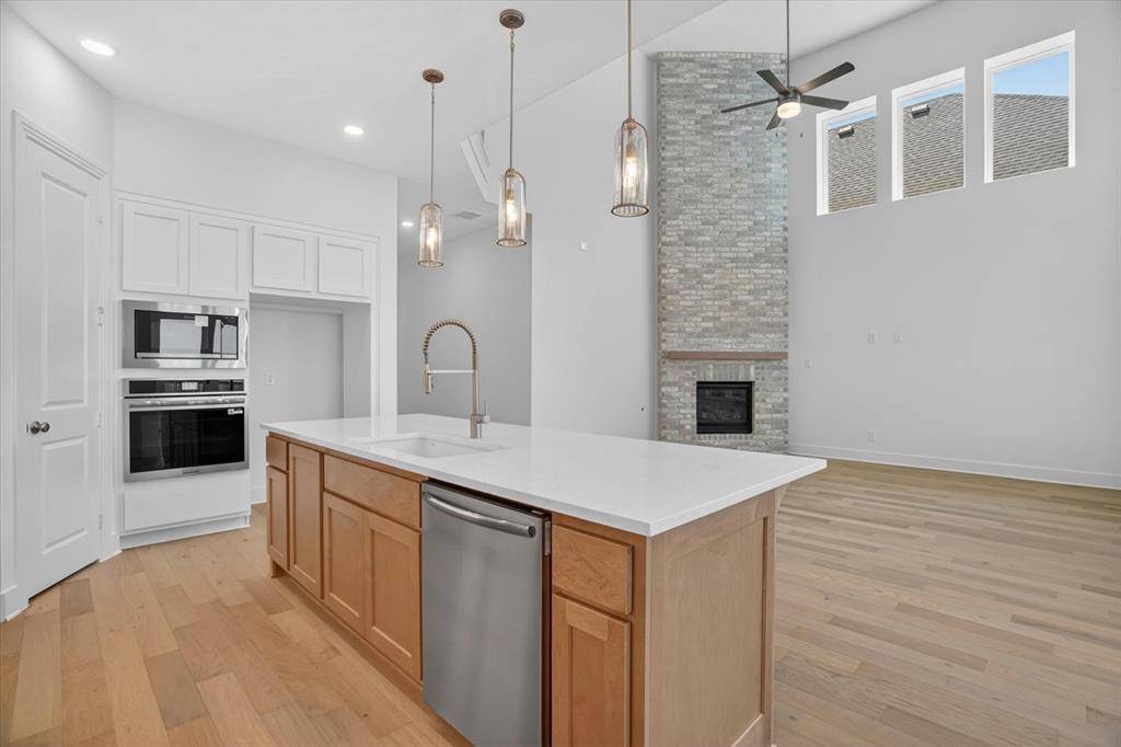 7820 Winterbloom Way, Fort Worth, TX 76123