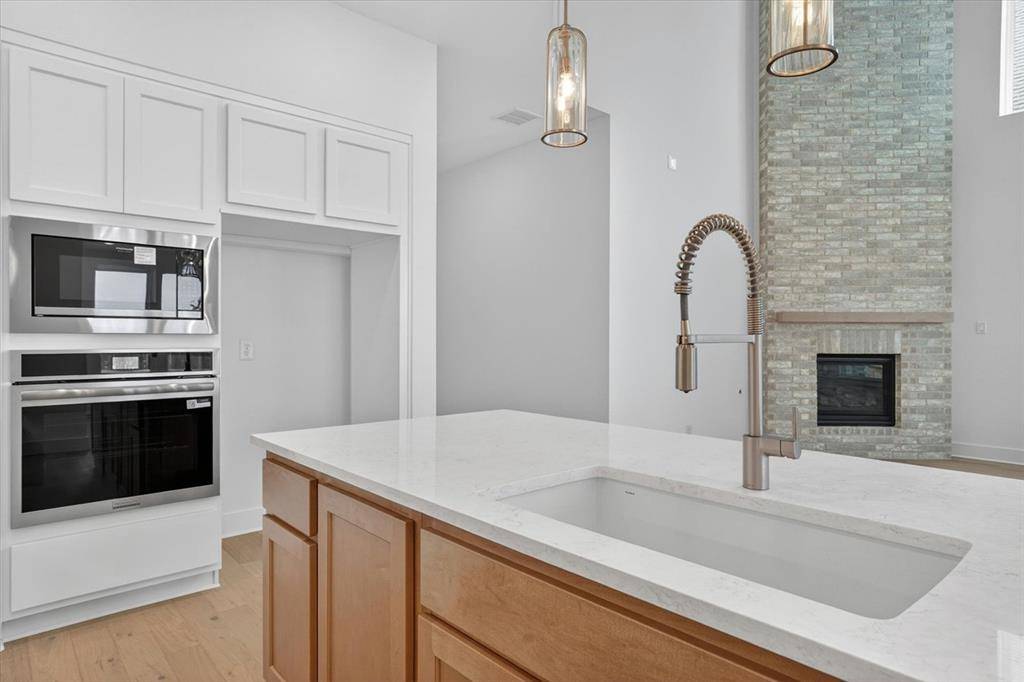 7820 Winterbloom Way, Fort Worth, TX 76123