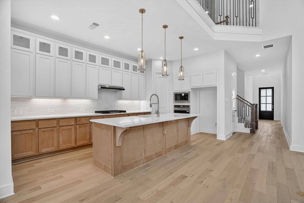 7820 Winterbloom Way, Fort Worth, TX 76123
