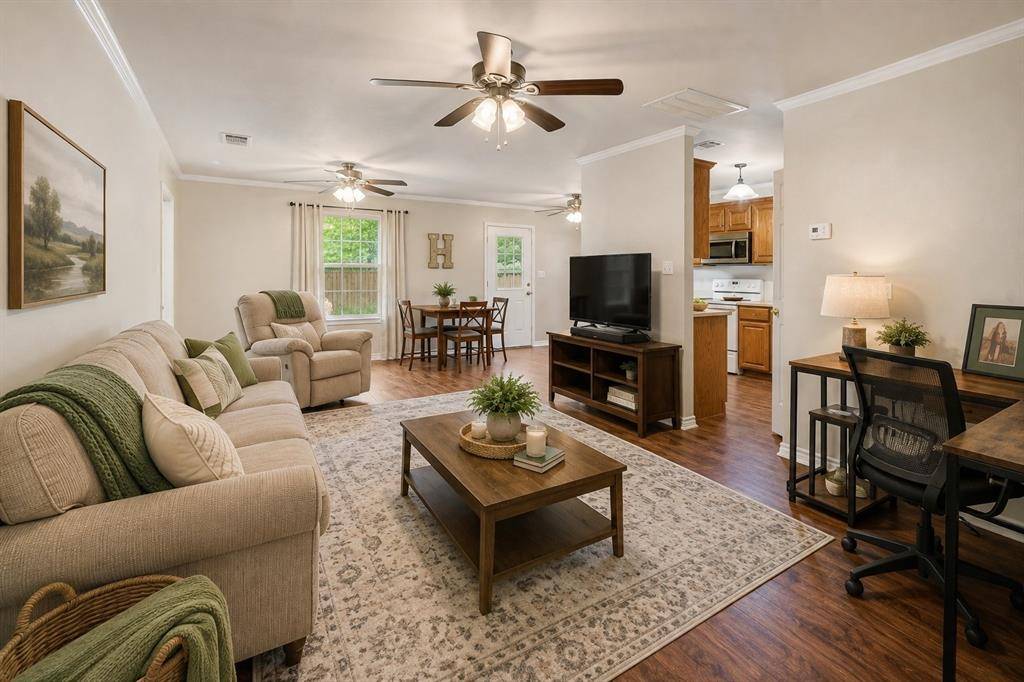 402 Robertson Street, Collinsville, TX 76233