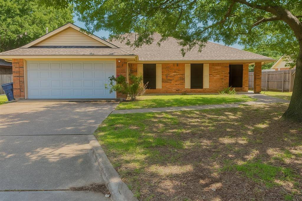 202 Modene Avenue, Waxahachie, TX 75165