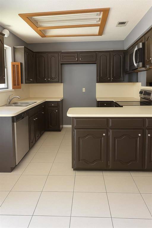 202 Modene Avenue, Waxahachie, TX 75165