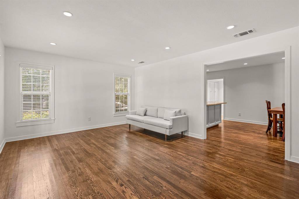 2725 Wayside Avenue, Fort Worth, TX 76110