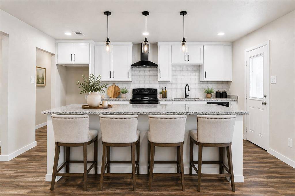 118 Lorie Street, Alvarado, TX 76009
