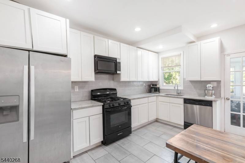 158 S Clinton St, East Orange City, NJ 07018