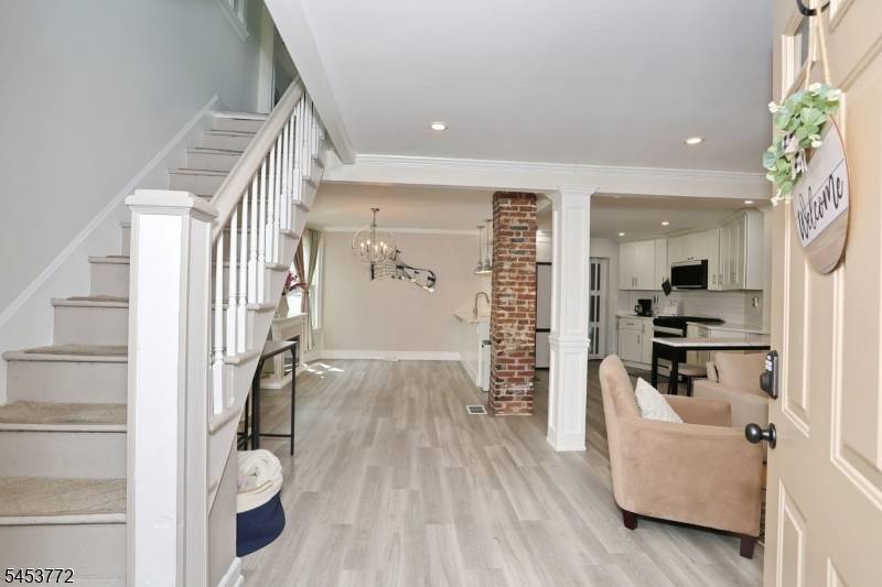 242 Central Ave, Hawthorne Boro, NJ 07506