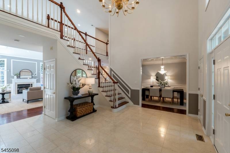 1 Red Oak Ln, Randolph Twp., NJ 07869