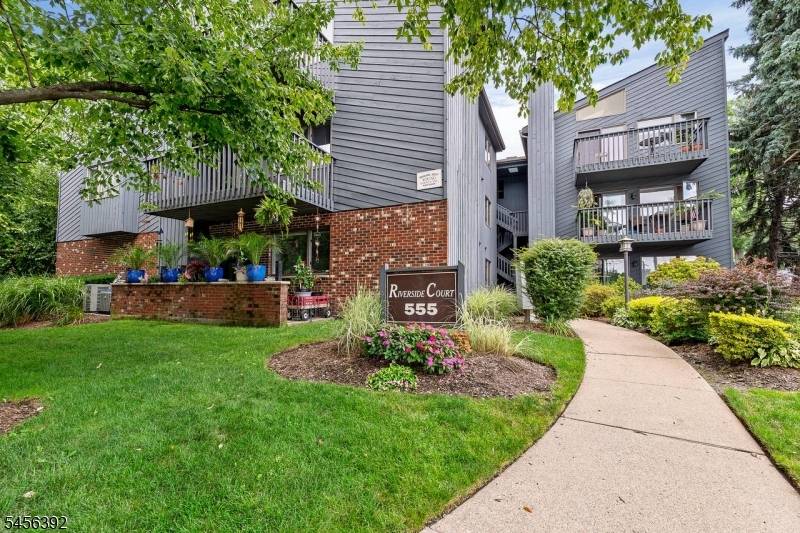 555 Riverside Ave #12, Rutherford Boro, NJ 07070