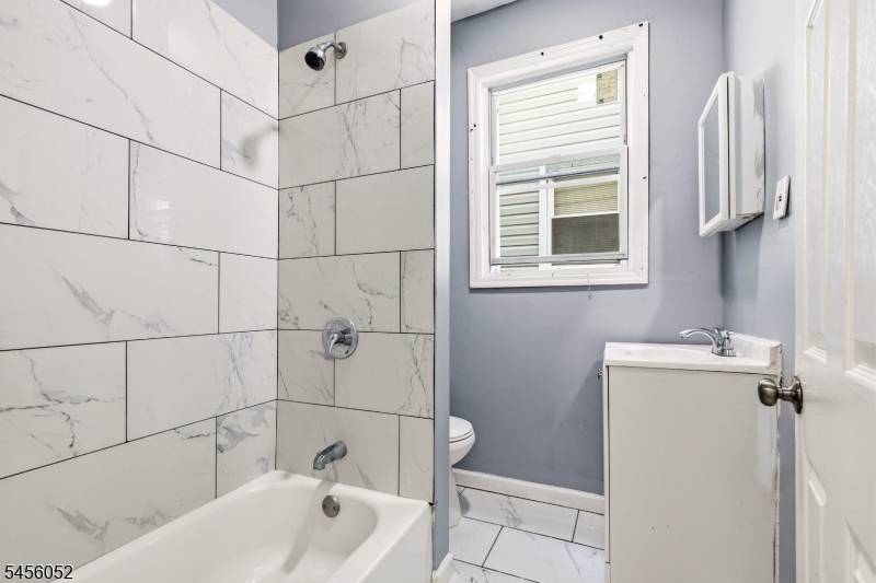 176 Hollywood Ave, East Orange City, NJ 07018