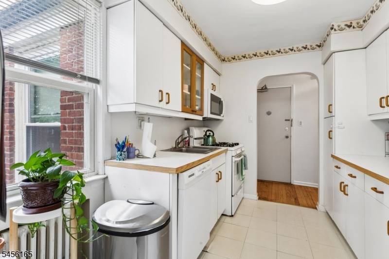 23 Park Court #88, Verona Twp., NJ 07044