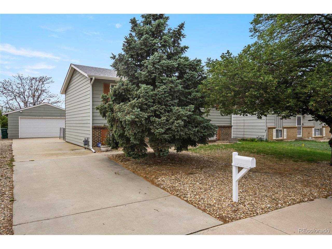 1115 Ouray, Aurora, CO 80011