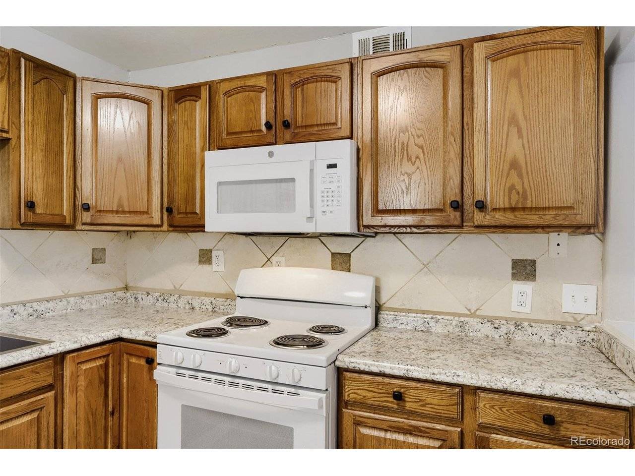 987 Vaughn, Aurora, CO 80011
