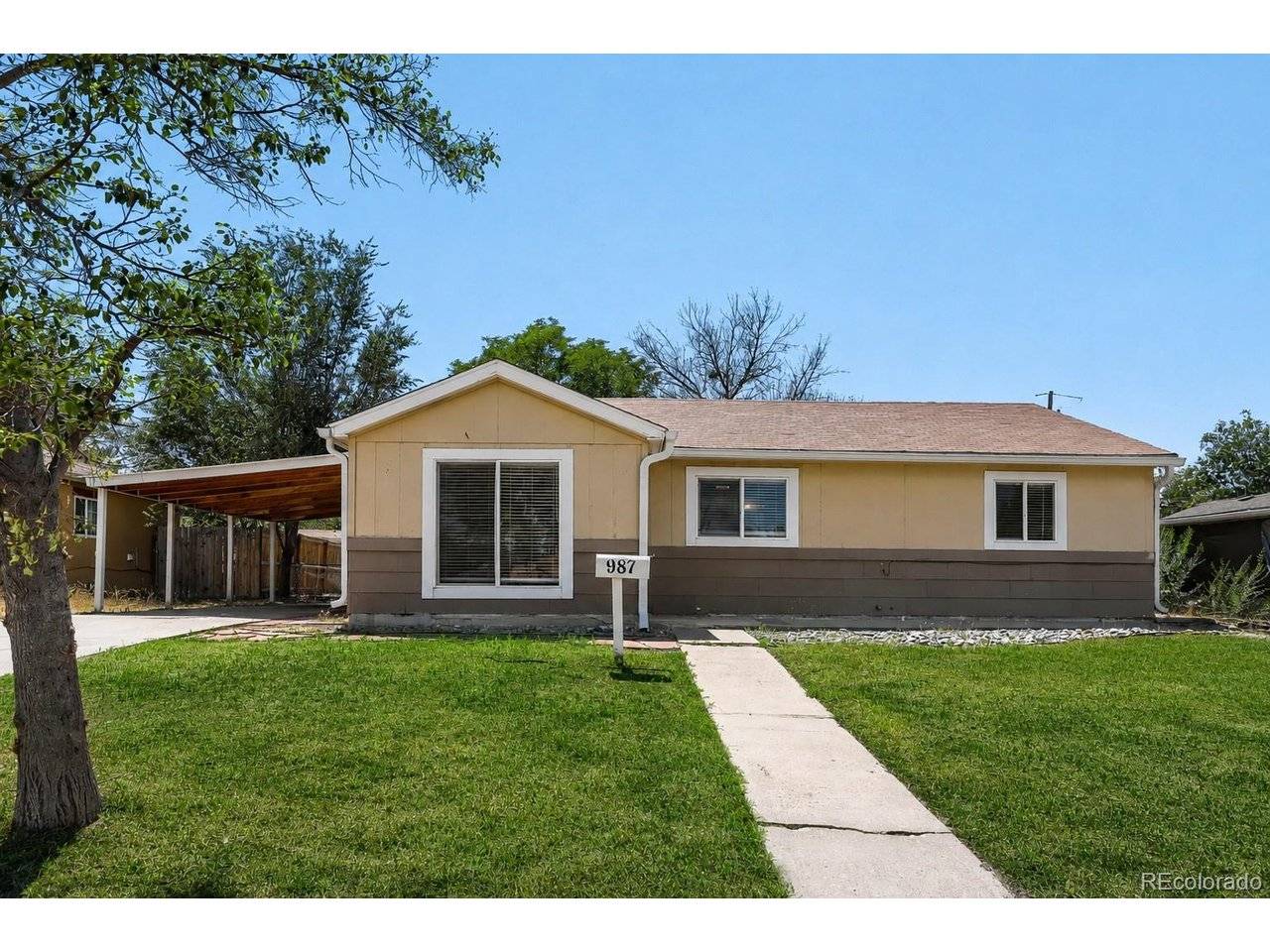 987 Vaughn, Aurora, CO 80011