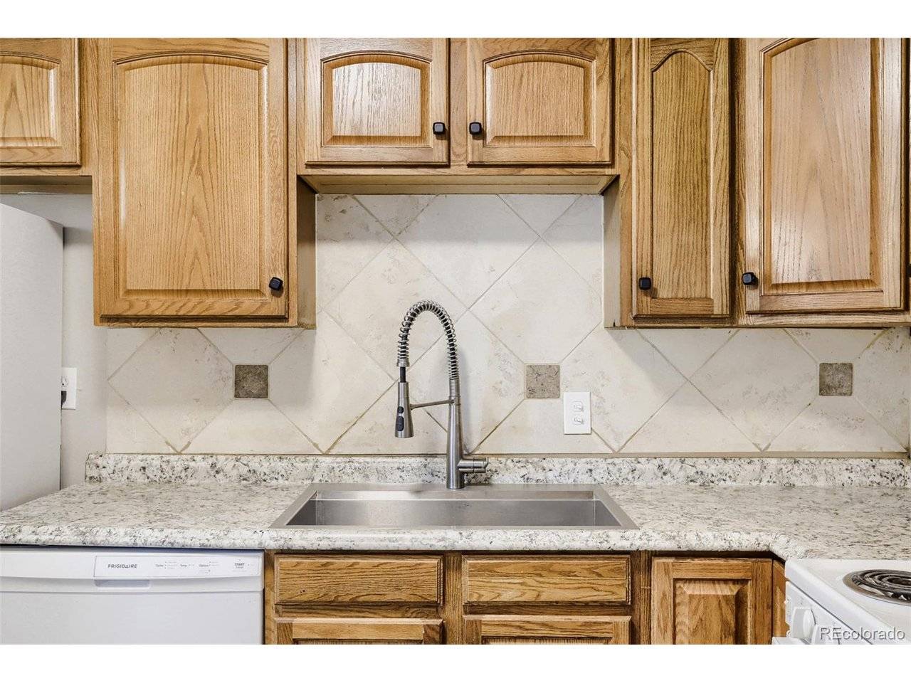 987 Vaughn, Aurora, CO 80011