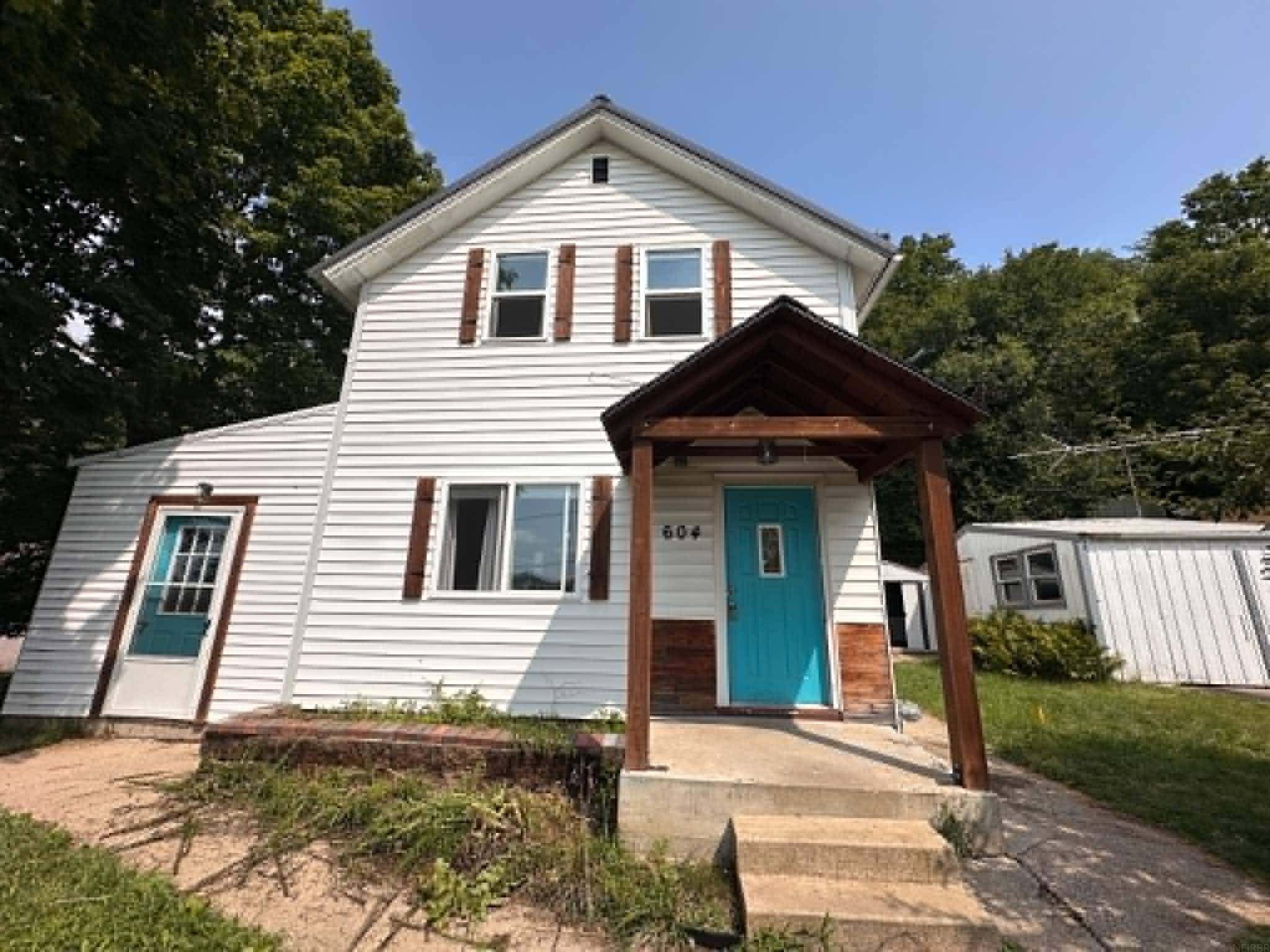 604 Day ST, Decorah, IA 52101