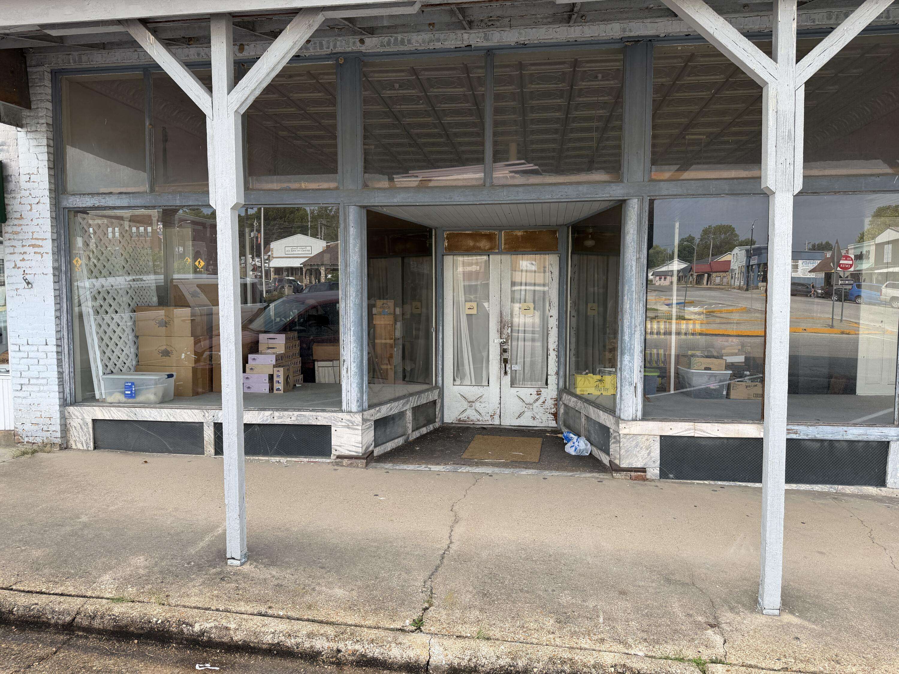 109 S Jefferson ST, Ava, MO 65608