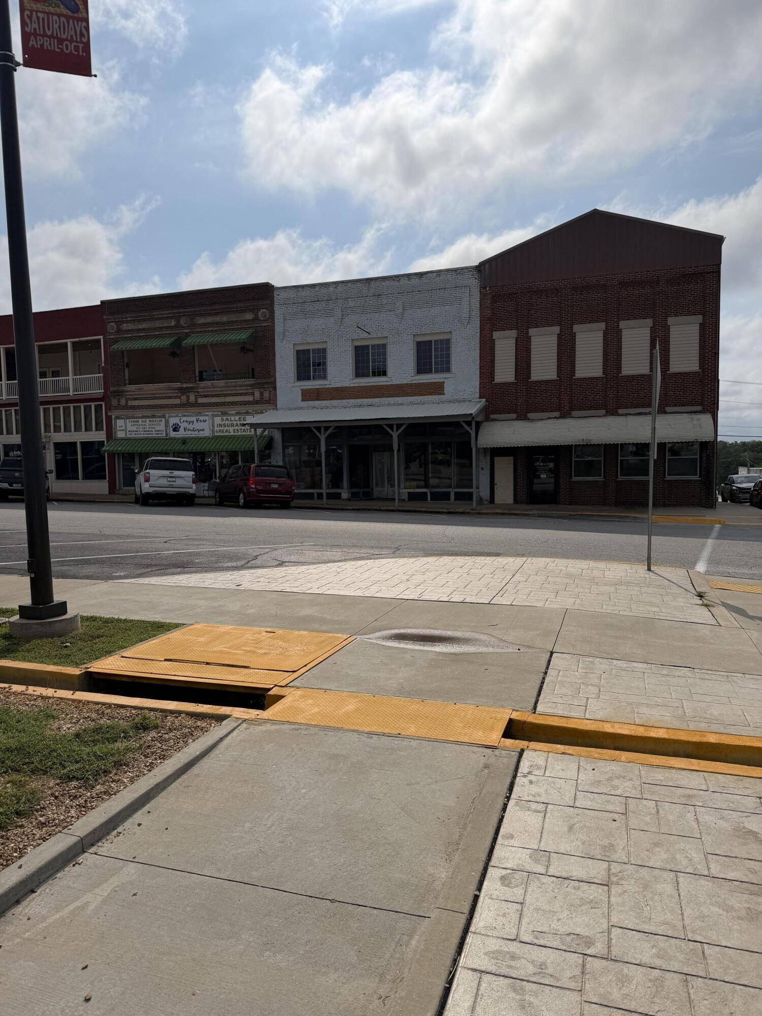 109 S Jefferson ST, Ava, MO 65608