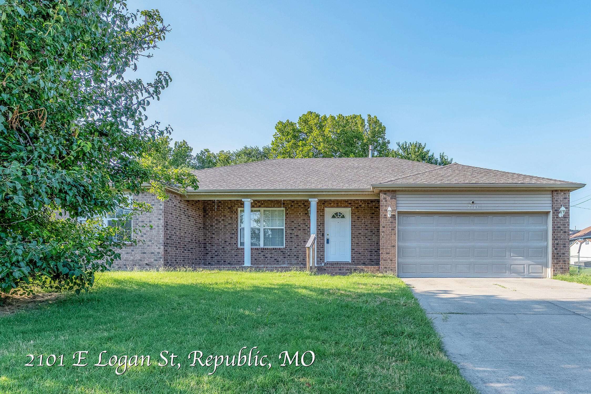 2101 E Logan ST, Republic, MO 65738