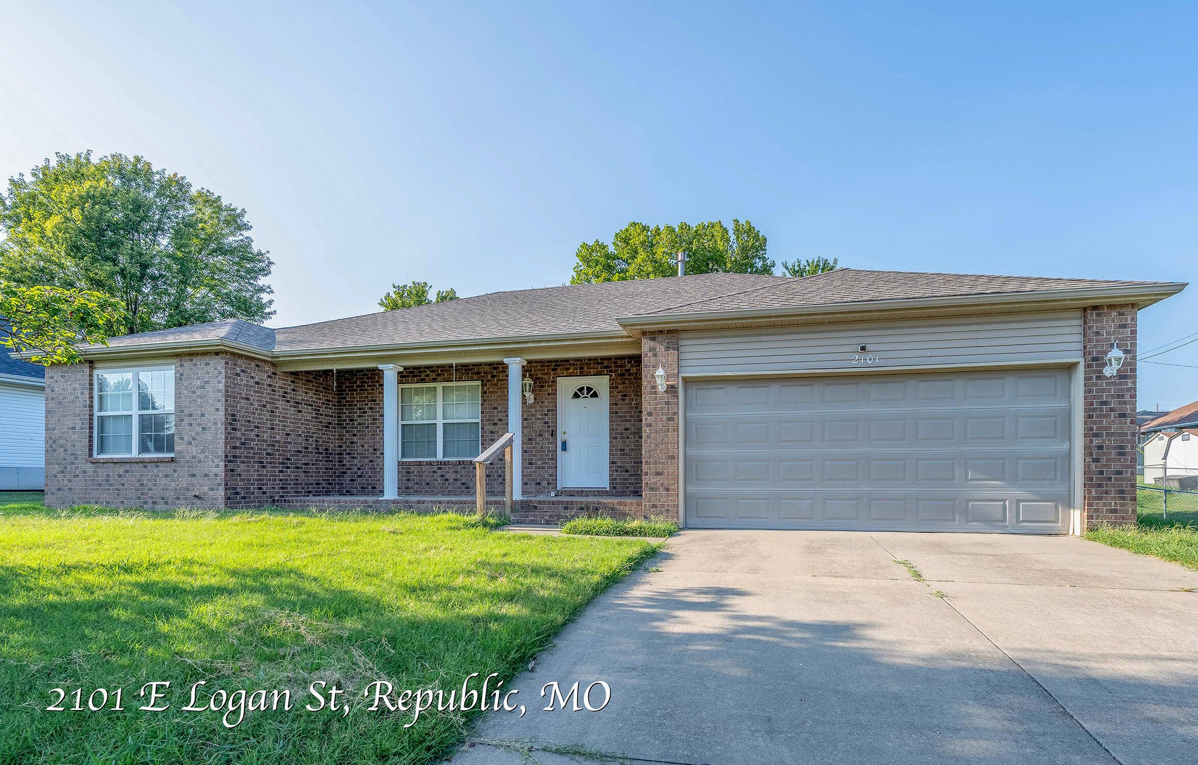 2101 E Logan ST, Republic, MO 65738