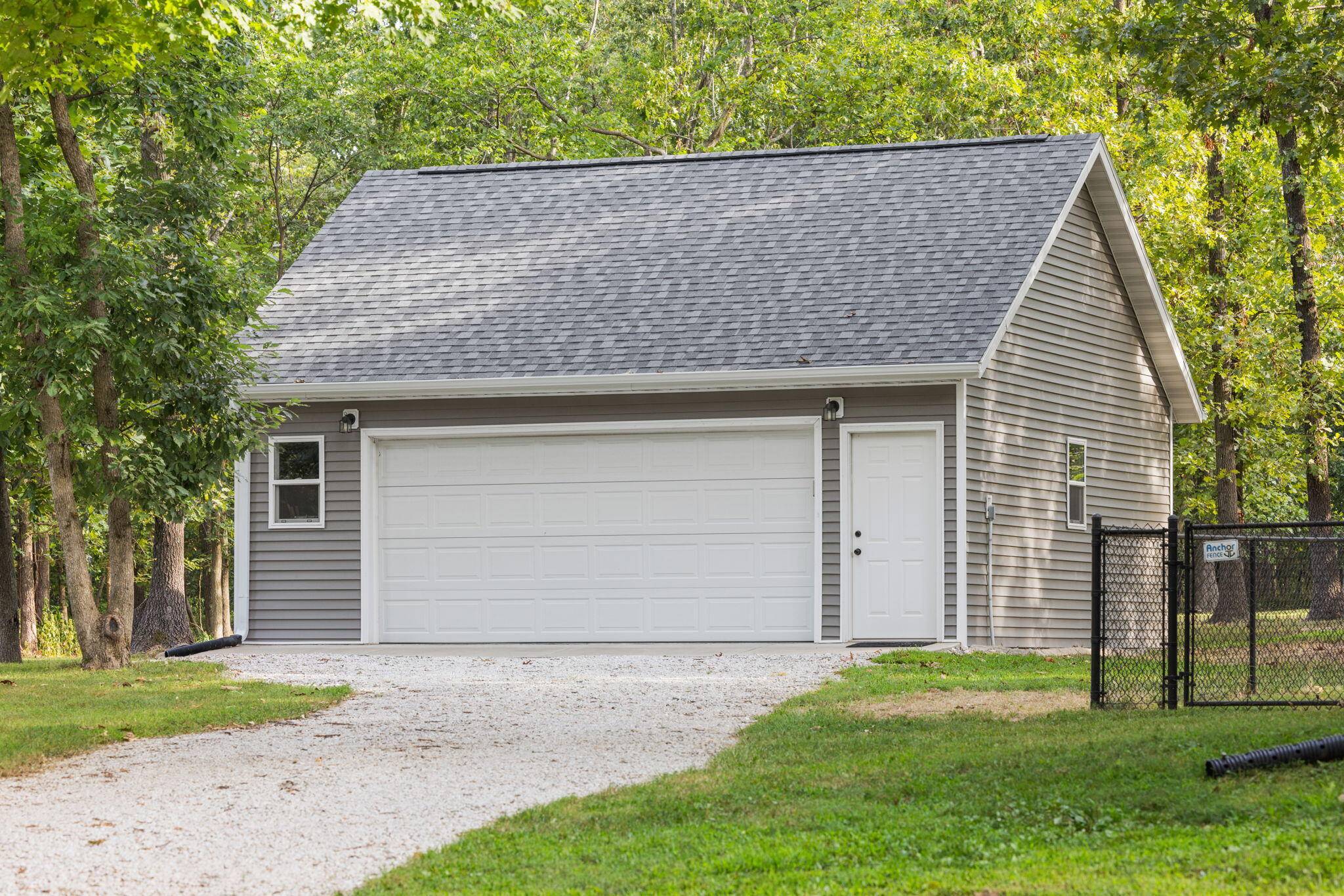 209 W Farm Road 82, Springfield, MO 65803