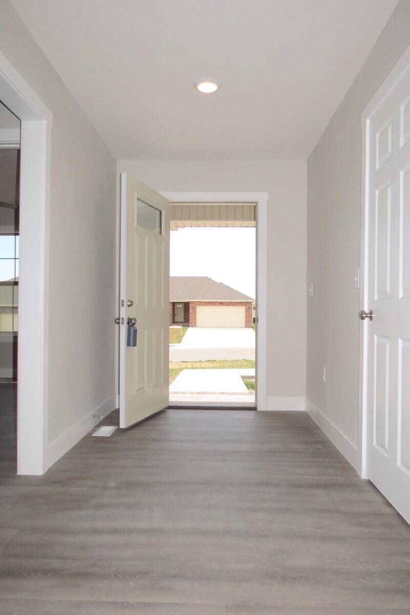3801 W Riley ST, Bolivar, MO 65613