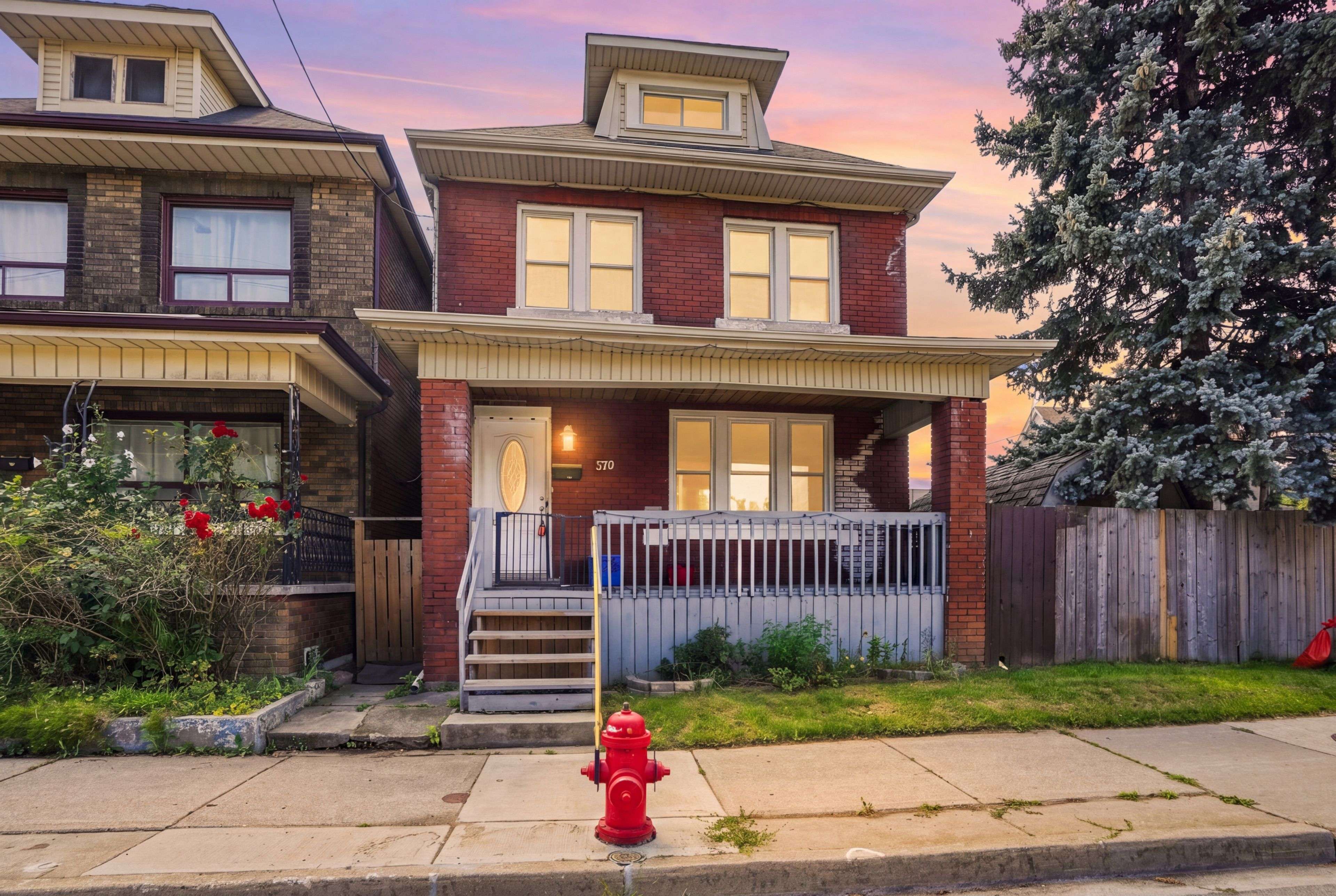 570 Cannon ST E, Hamilton, ON L8L 2G4
