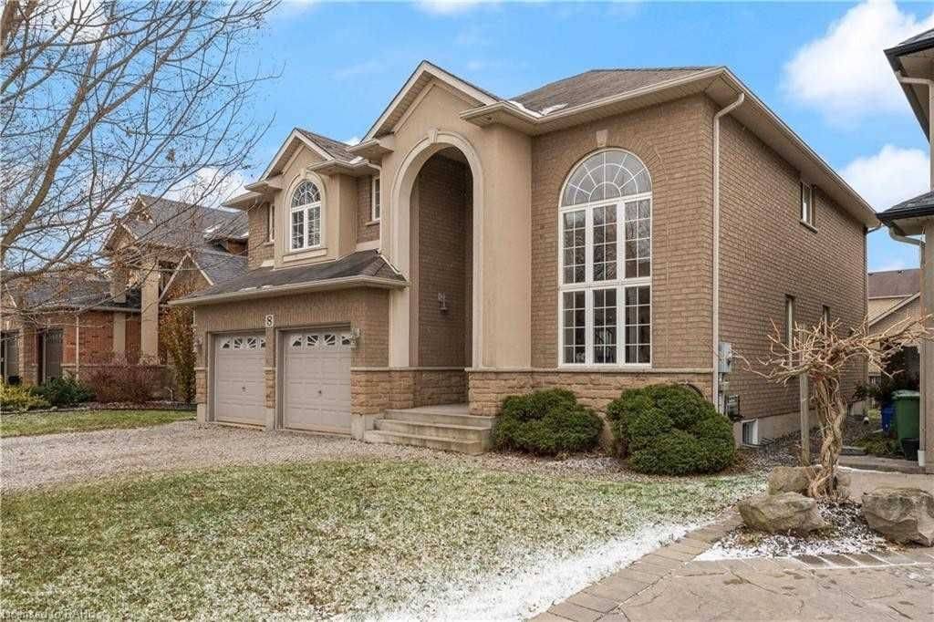 8 Roelfson DR #(Main Level), Hamilton, ON L9K 1P1