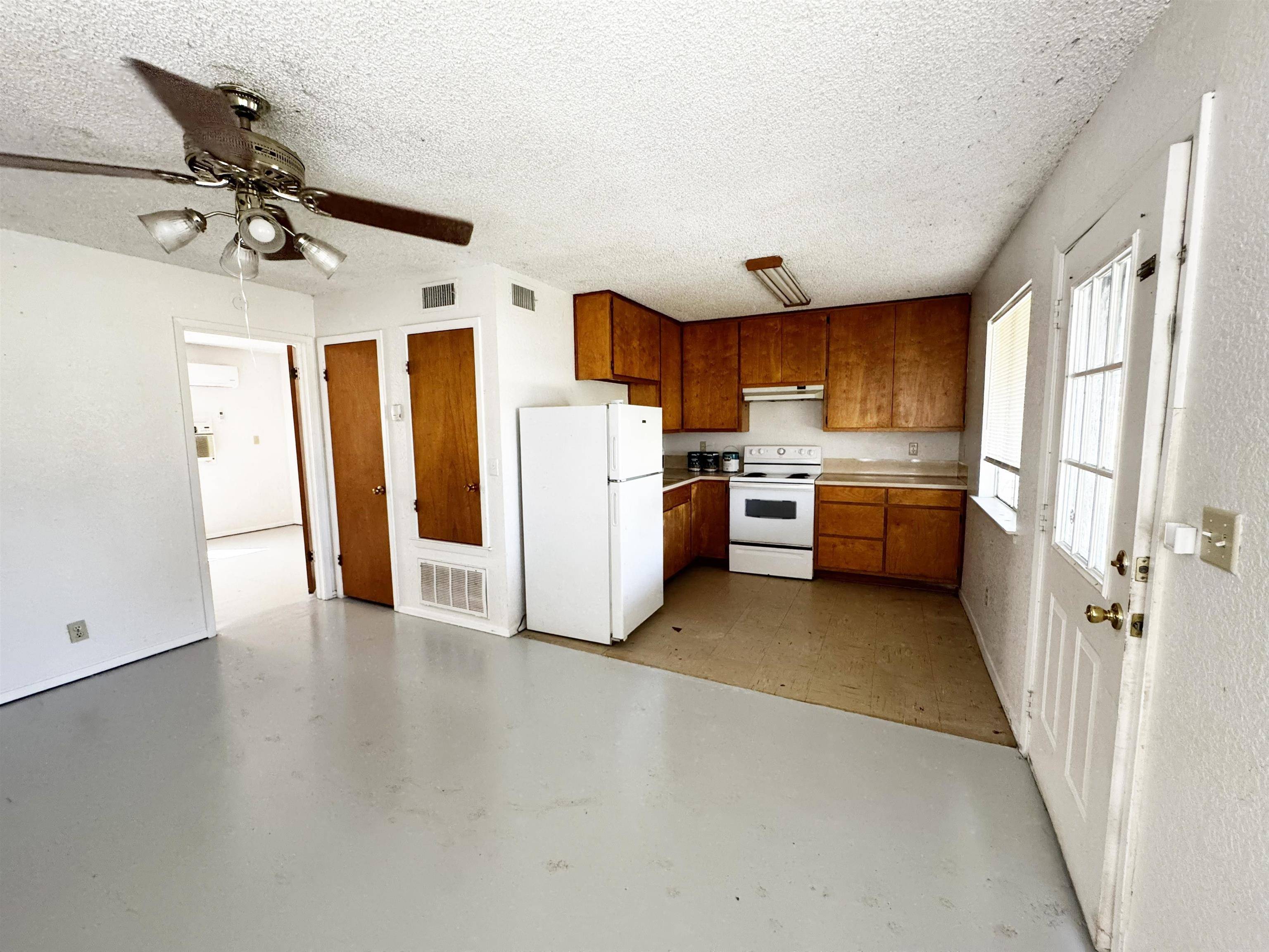 107 Logan DR, Buchanan Dam, TX 78609