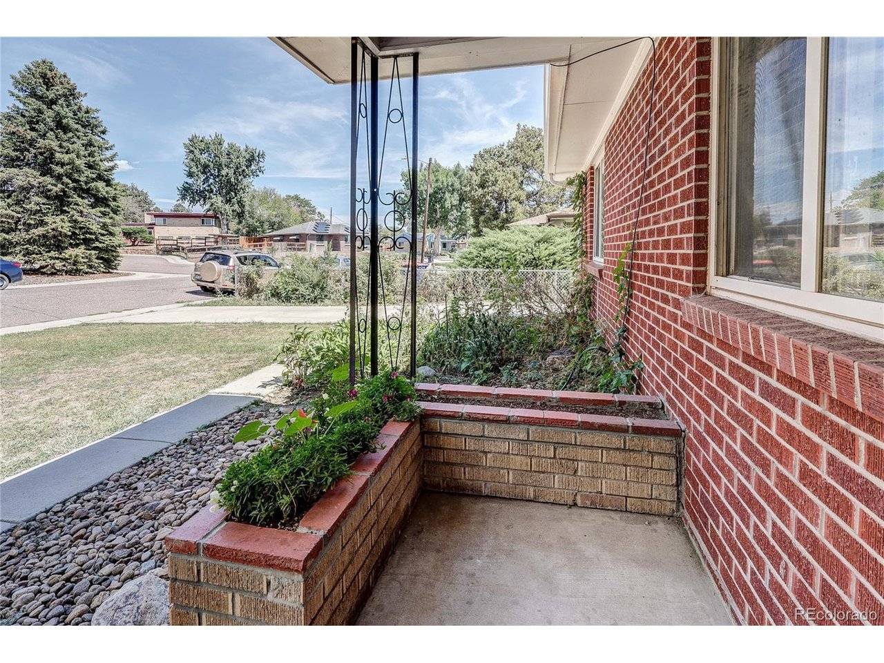 5550 Holland, Arvada, CO 80002