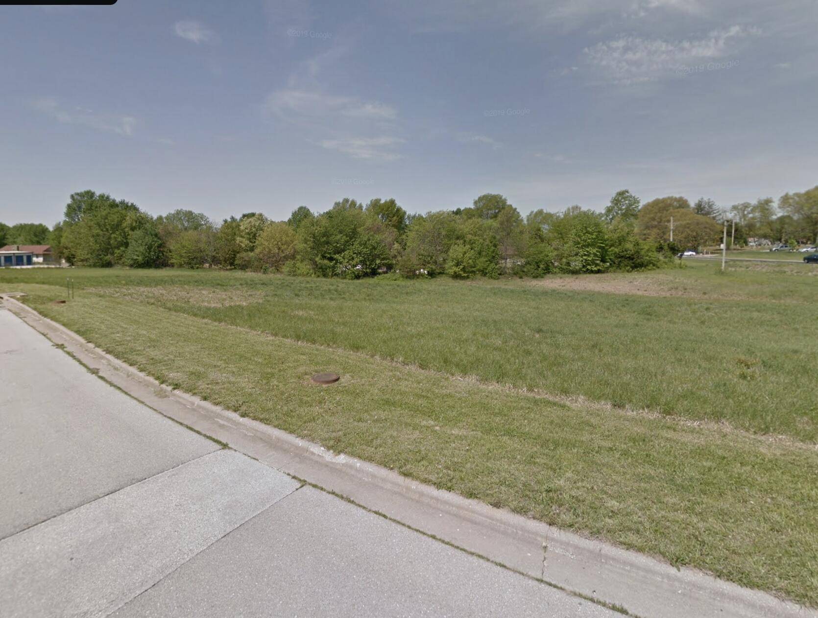1701 S 15th AVE, Ozark, MO 65721