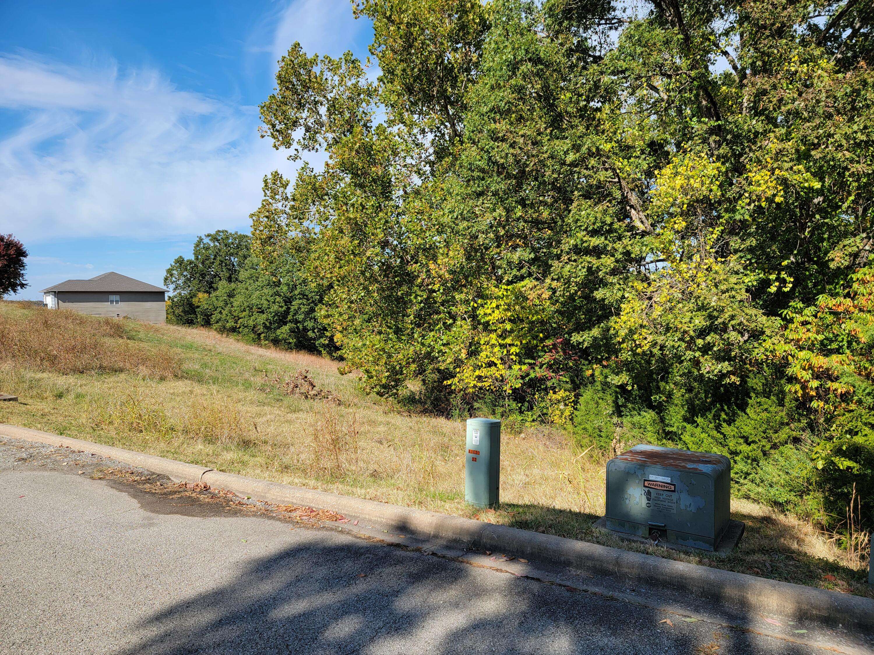000 Eagle Crest DR, Hollister, MO 65672